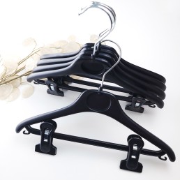 Детские плечики вешалки для костюмов с прищепками (зажимами) черные, 30 см (04-02-14)