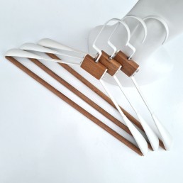 Плечики вешалки металлические с деревянной вставкой, белые 43 см (03-02-06)