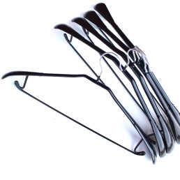 Вешалки плечики металлические прорезиненные костюмные черные, 44 см (03-40-02)