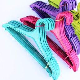 Вішалки плічка пластикові для одягу литі кольорові, 44 см, 5 шт (01-80-02)