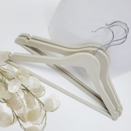 Плечики вешалки для одежды с анискользящей перекладиной бежевые, 44 см (02-23-13)