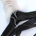 Плічка вішалки акрилові для одягу чорні, 44 см (02-01-08)