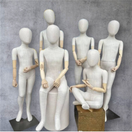 Манекени дитячі з дерев'яними руками та лляною обшивкою для магазину одягу (103-01-88)