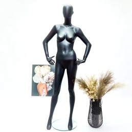 Манекен жіночий чорний матовий в повний зріст для магазину (101-01-54)