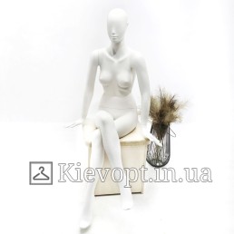 Манекен жіночий сидячий з рисами обличчя білий/чорний (101-03-06)